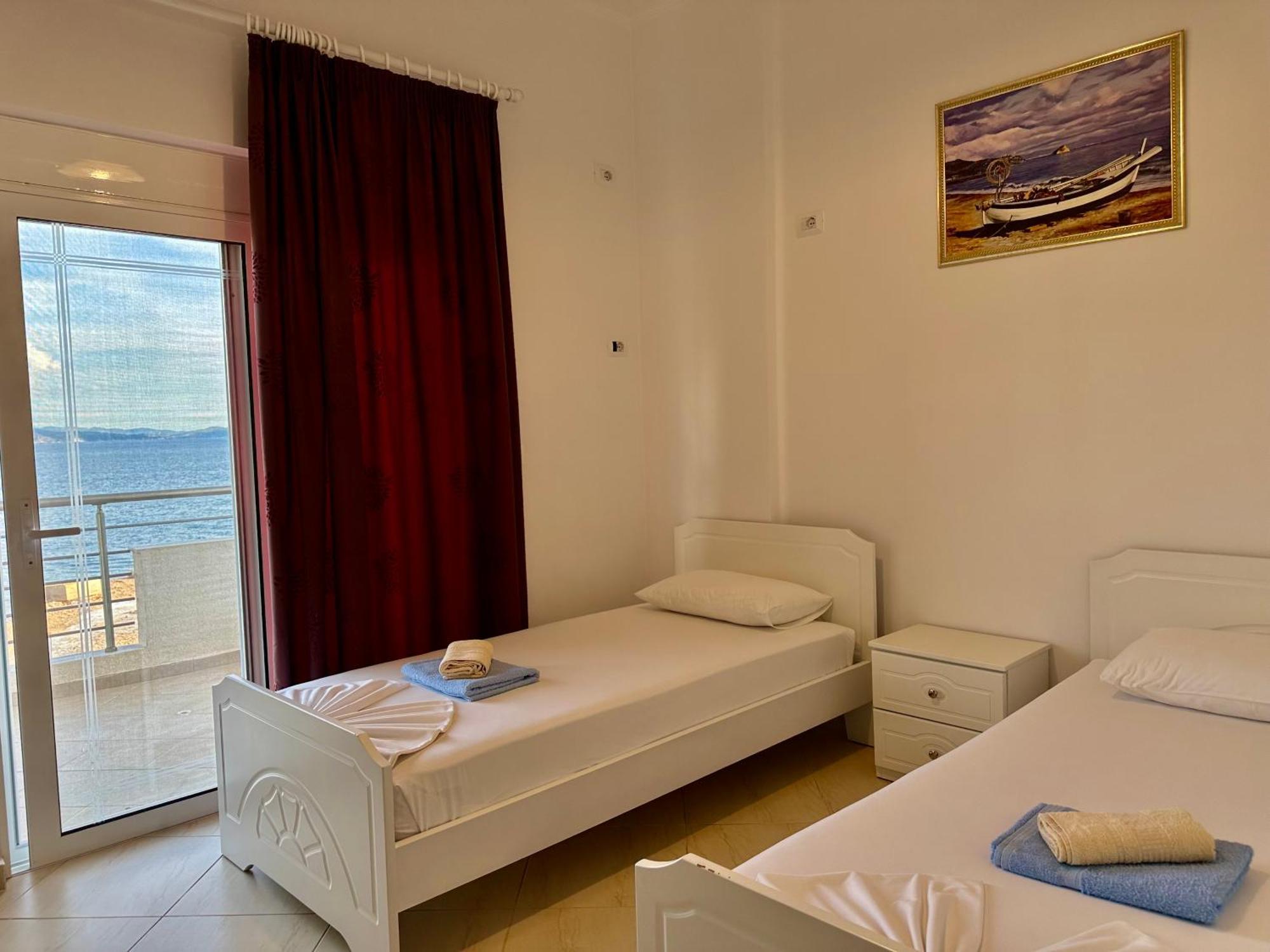 Aqua Apartments Seaview Sarandë Esterno foto