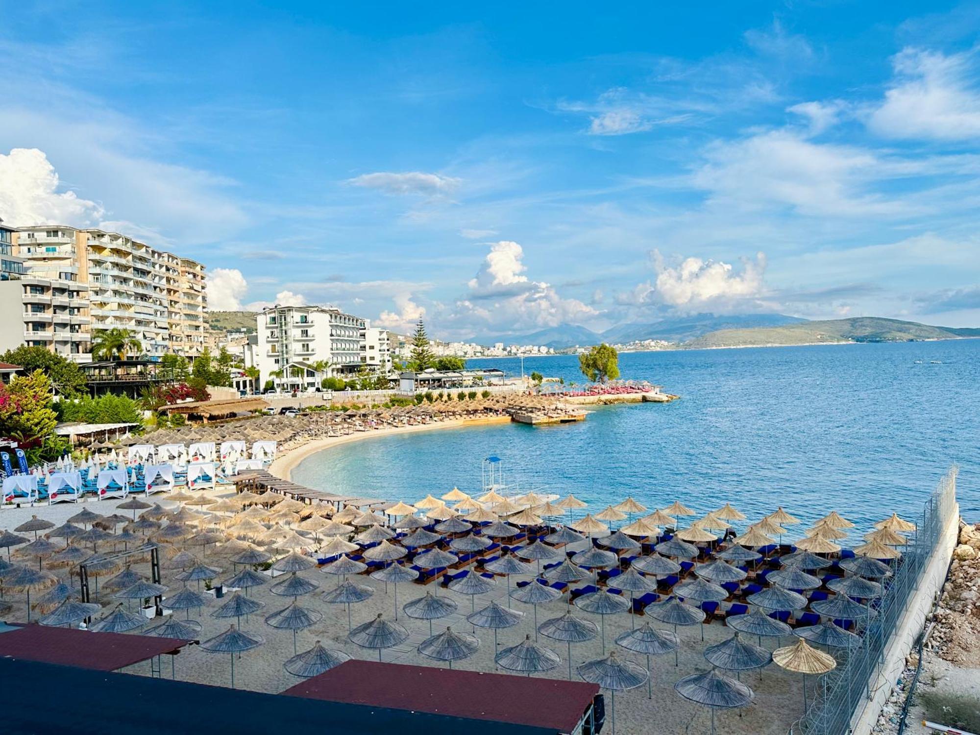 Aqua Apartments Seaview Sarandë Esterno foto