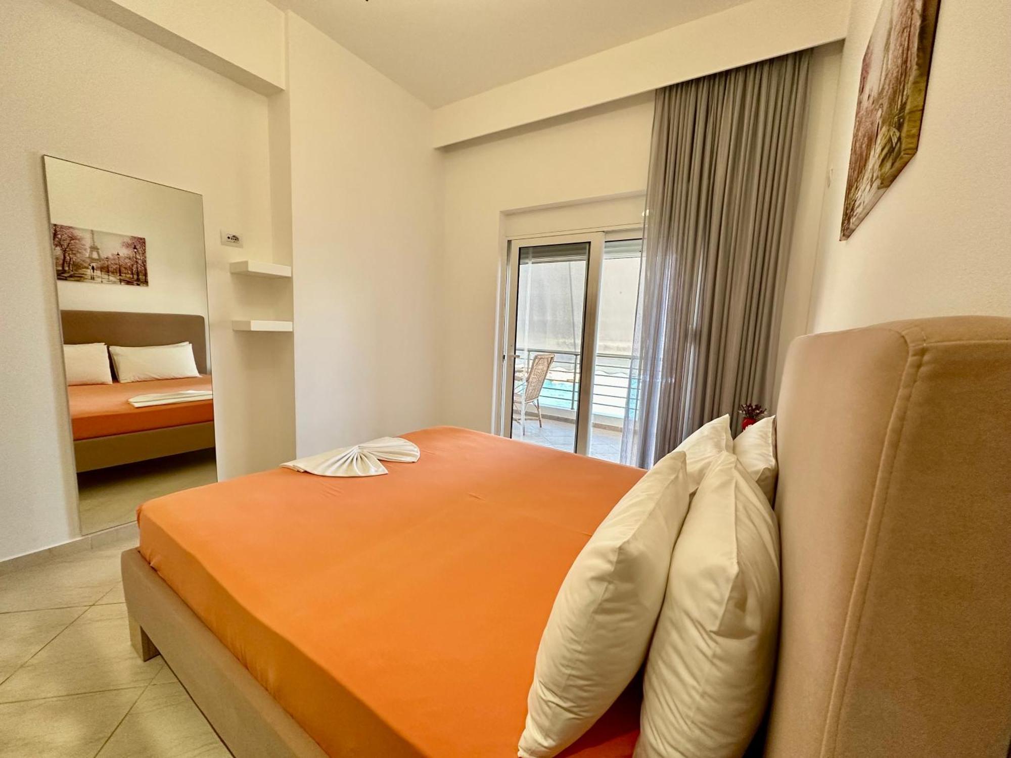 Aqua Apartments Seaview Sarandë Esterno foto