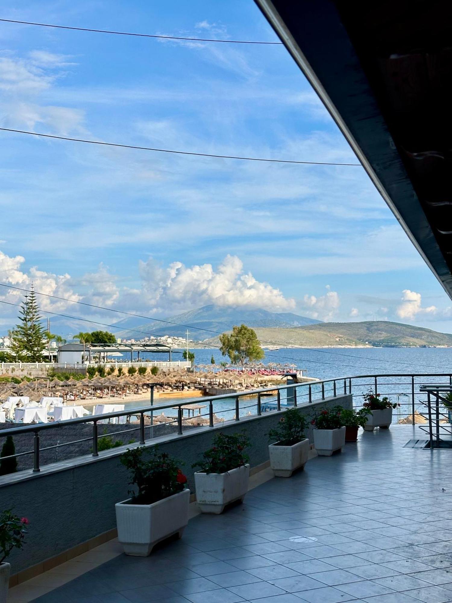 Aqua Apartments Seaview Sarandë Esterno foto