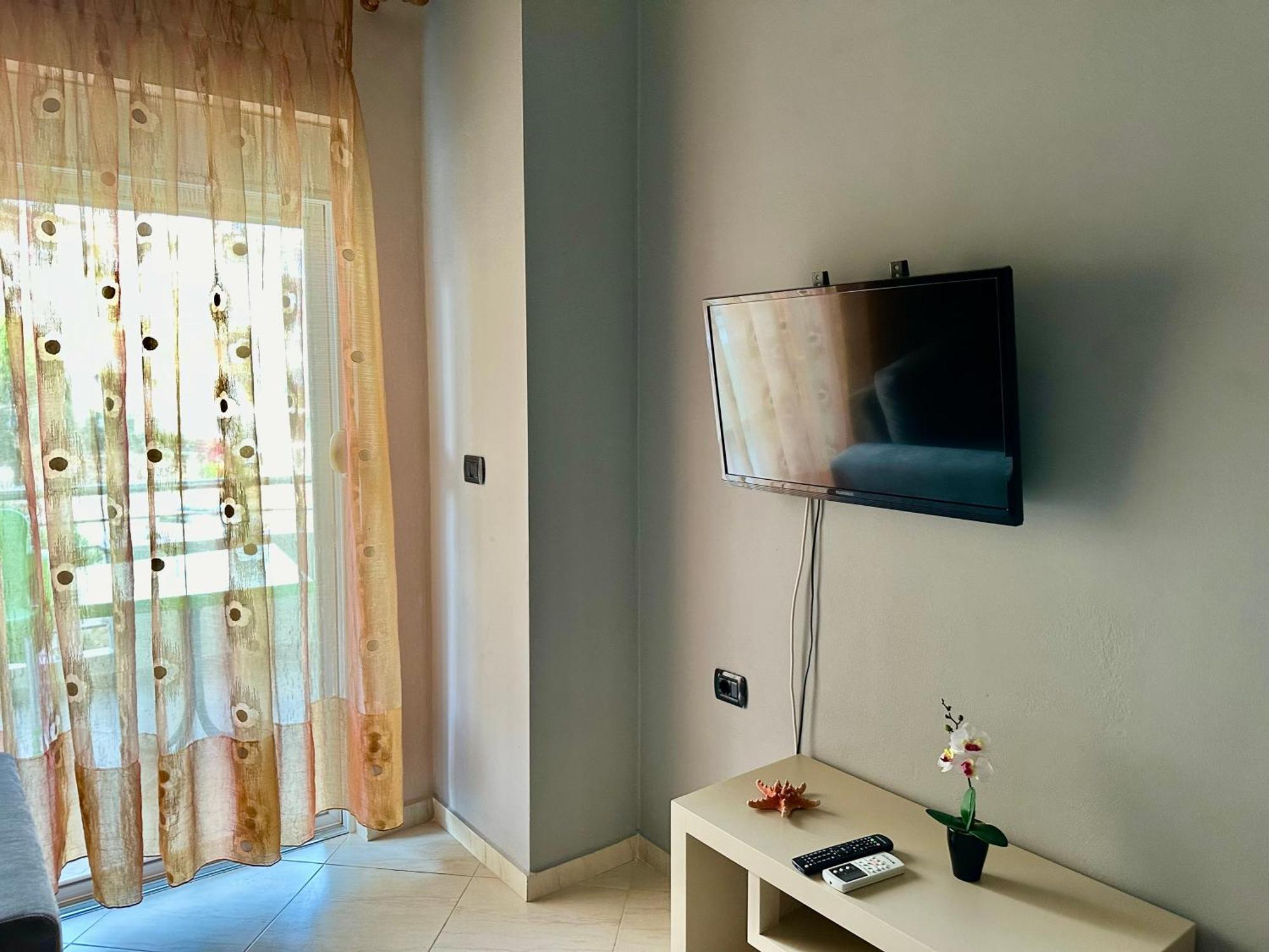 Aqua Apartments Seaview Sarandë Esterno foto