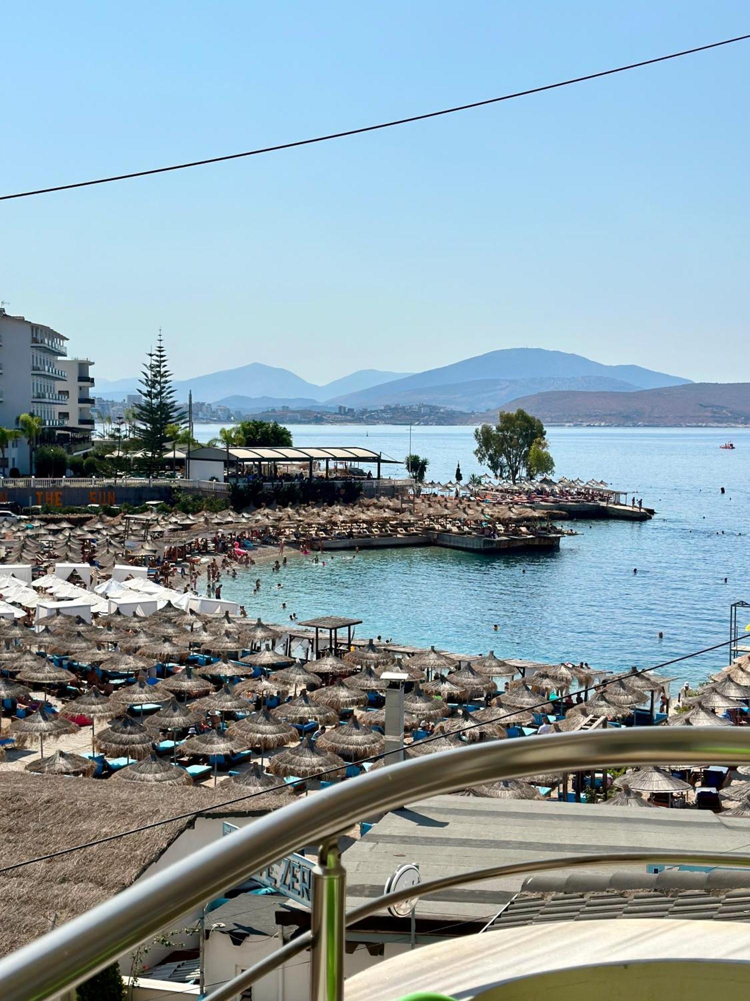 Aqua Apartments Seaview Sarandë Esterno foto